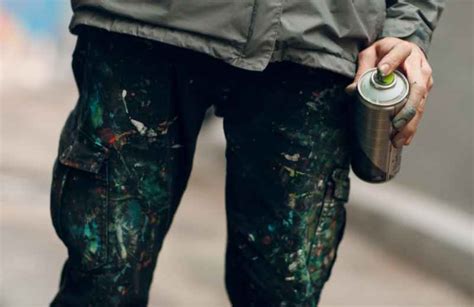peinture imitation vetements porno